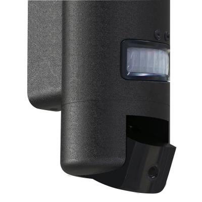 Détail de la caméra lampe thomson avec son détecteur de mouvement